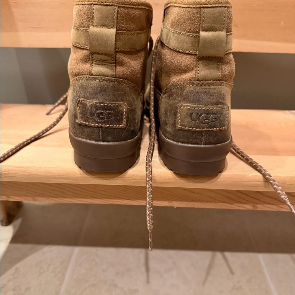 UGG women’s size 7 Tan Suede Duck Boots - Picture 4 of 7